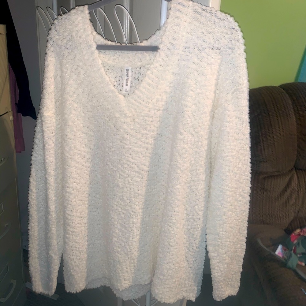 White vneck sweater